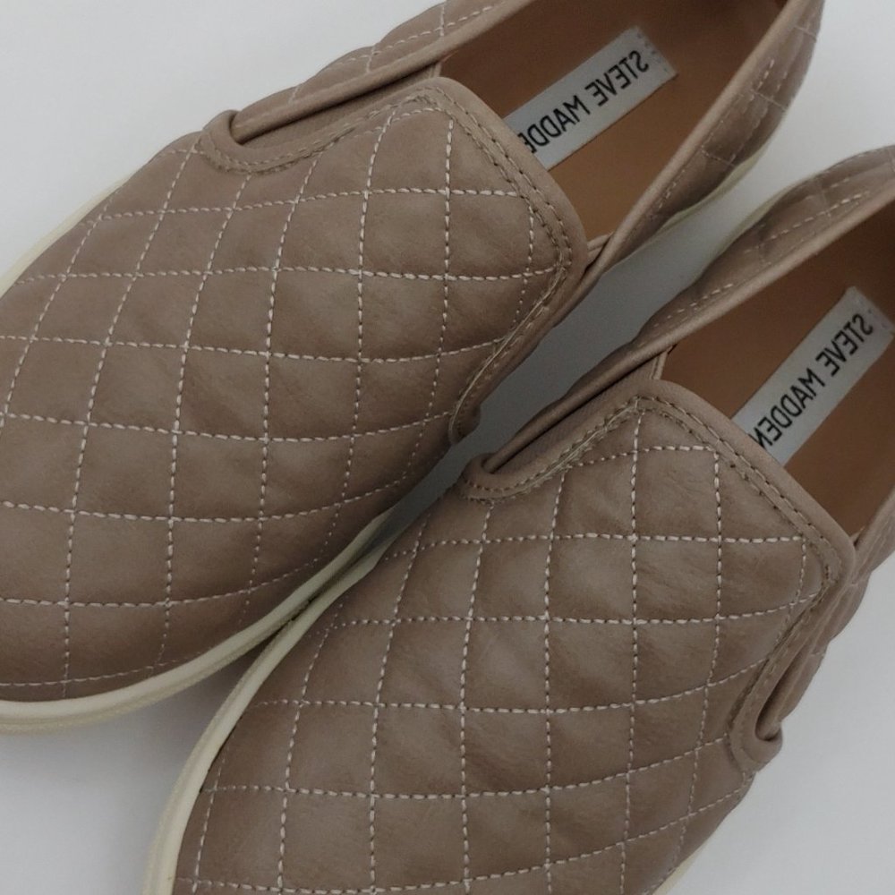 Steve Madden Ecentrcq Grey Slip on Sneakers